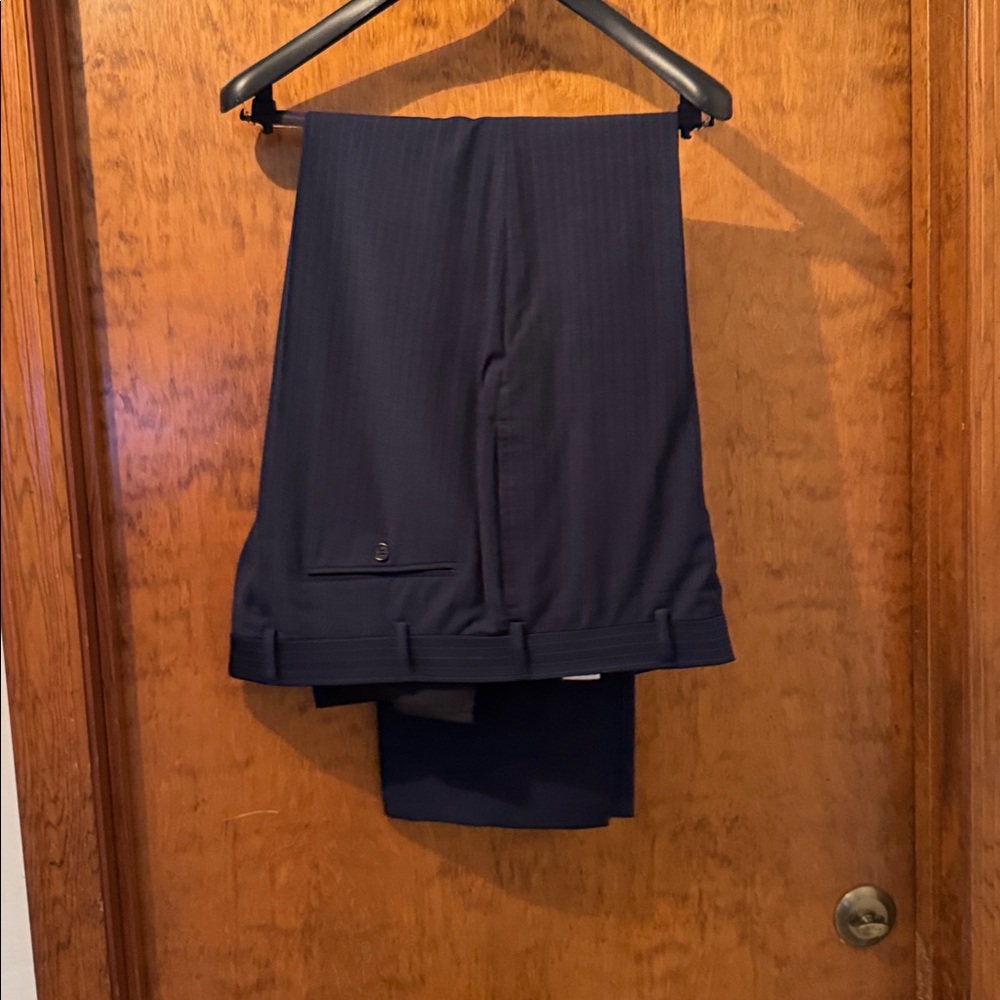 Brooks Brothers Navy blue pinstripe suit 48 regular - Picture 4 of 5